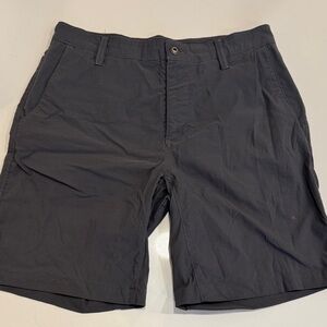 The North Face Men's Dark Gray Flat Front Shorts